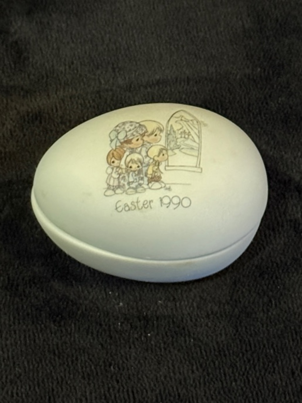 Precious Moments 1990 White Ceramic Easter Egg